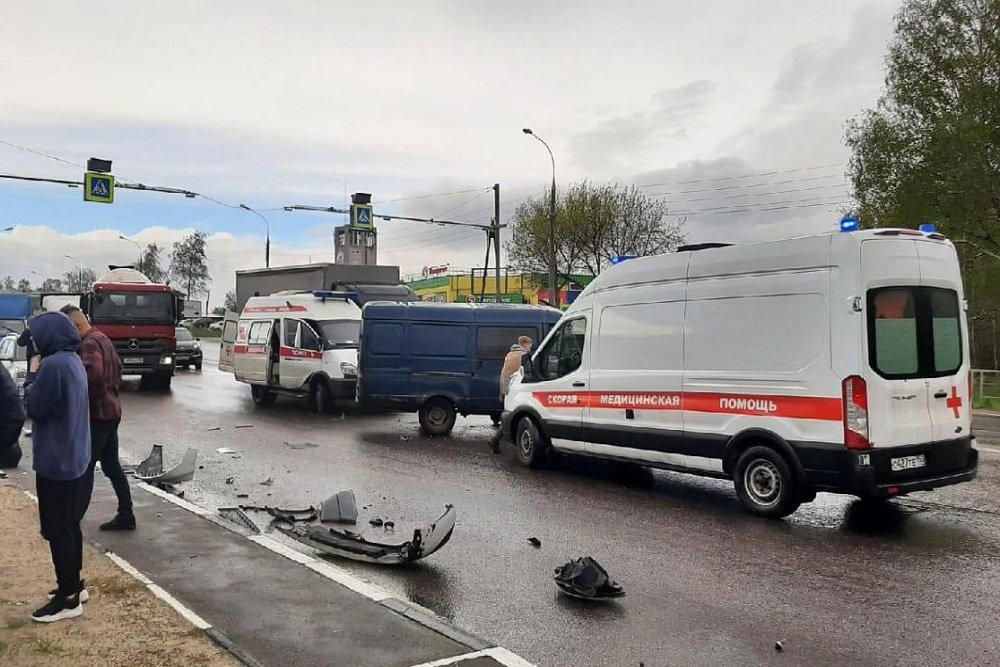 В Нижегородской области 8 человек пострадали в ДТП с микроавтобусом
