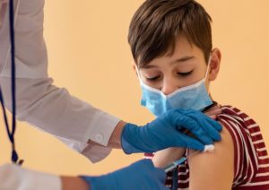 В России начнут вакцинировать детей от коронавируса