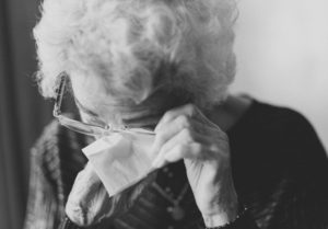 Одиночество действительно приближает деменцию