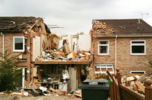 Что нужно знать о сносе и демонтаже дома?