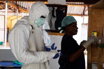 Вакцины не эффективны против вызвавшего вспышку в Уганде вируса Эбола