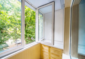 Теплое остекление балконов пластиковыми окнами: особенности и преимущества